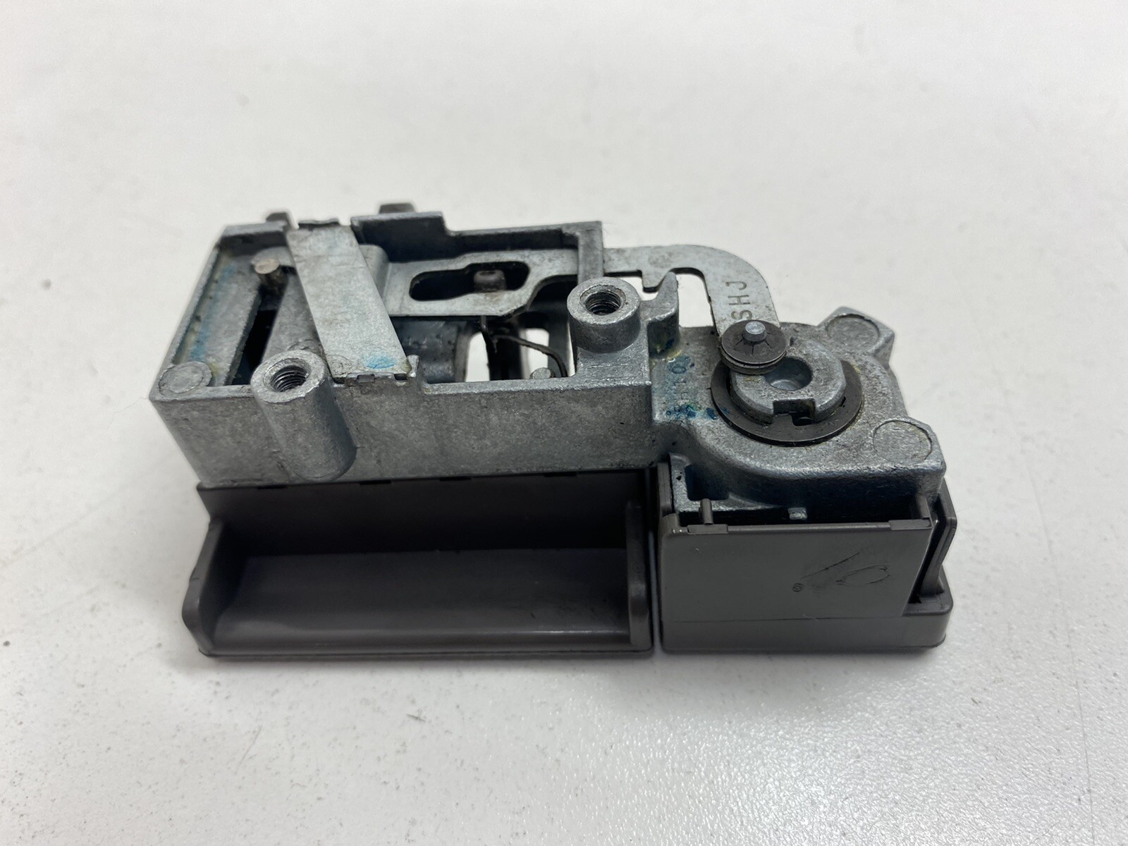 2005 2006 2007 HONDA ODYSSEY GLOVE BOX LATCH LOCK HANDLE GRAY 05 06 07