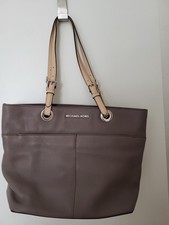 neue Michael Kors Ledertasche Modell Bedford perlgrau/beige