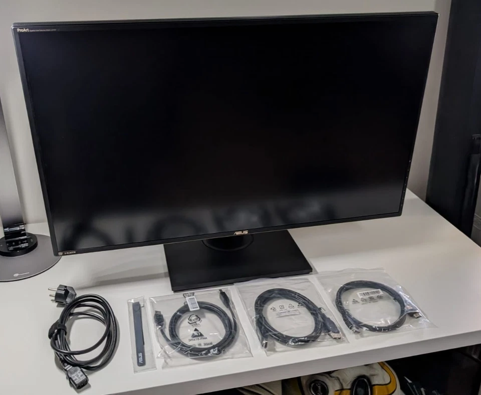 ASUS - PA329Q 32" IPS LED 4K UHD Monitor - Schwarz - WIE NEU - ALLES ENTHALTEN!