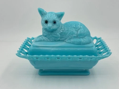 Vintage WESTMORELAND  BLUE CAT MILK GLASS CANDY DISH W/ GLASS EYES