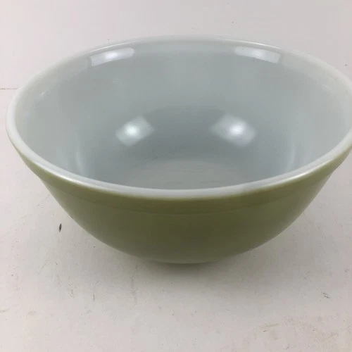 Vintage Pyrex OLIVE GREEN Nesting Mixing Bowl,  #403   2.5 QT USA