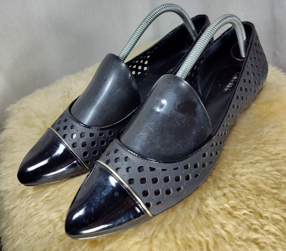 CALVIN KLEIN MUJER ZAPATOS PLANOS INFORMALES CHAROL CORTE LÁSER TALLA 10 M NEGRO GRIS Foto 4 de 4