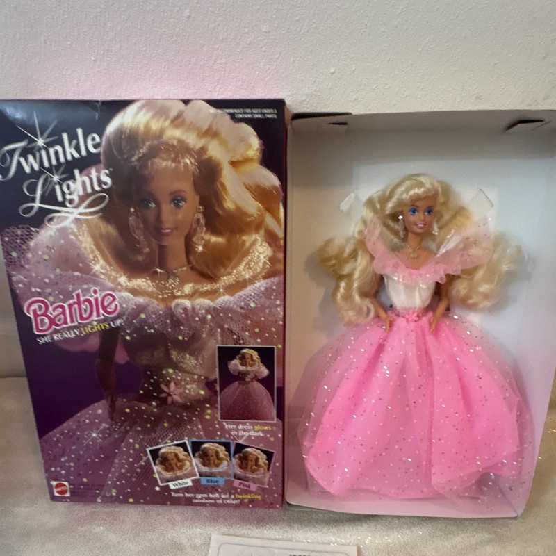 MATTEL Twinkle Lights Barbie Doll 12in Blonde Blue Eyes Pink Gown Light-Up 1995