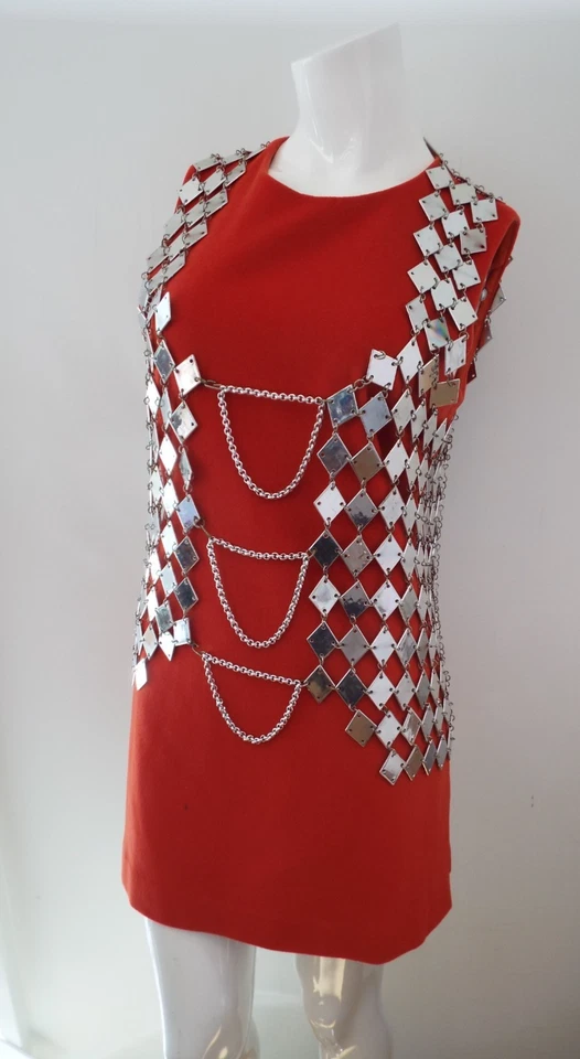 Chaleco largo de cota de malla tono plata de colección años 60 acabado espejo lentejuelas cadena correo Foto 2 de 4