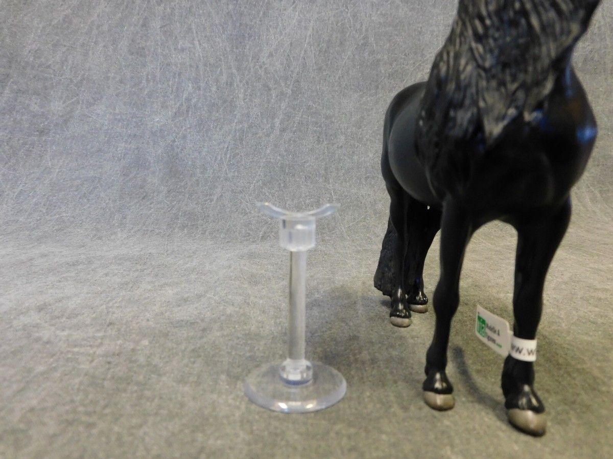 WIA NEW * Niklas Silver Holiday Friesian Stallion * Eberl 1:18