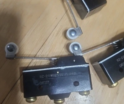 HONEYWELL *** BZ-2RW82555111-A46 1 PC BZ-2RW82555111-A4G SPDT 15A 125V FREE SHIPPING