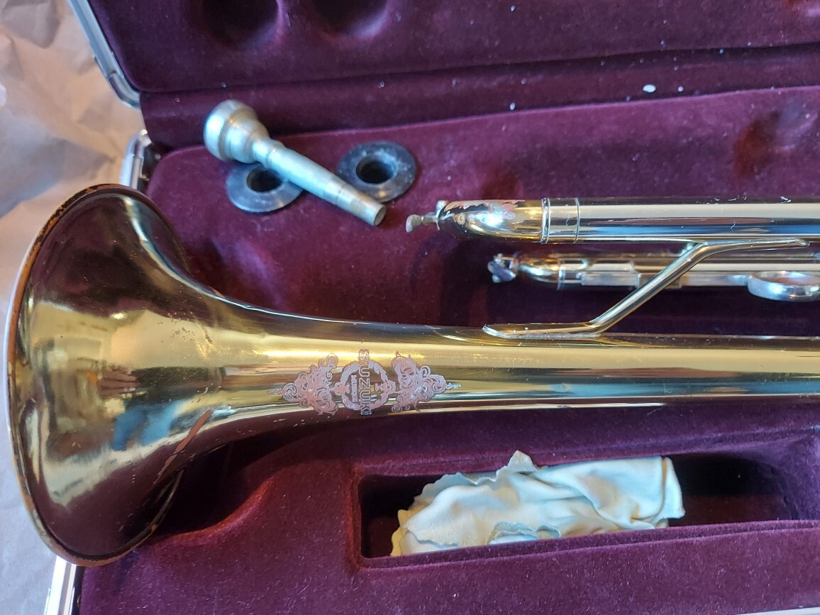 Suzuki Musique Trumpet with case & mouthpiece, Very Good Condition