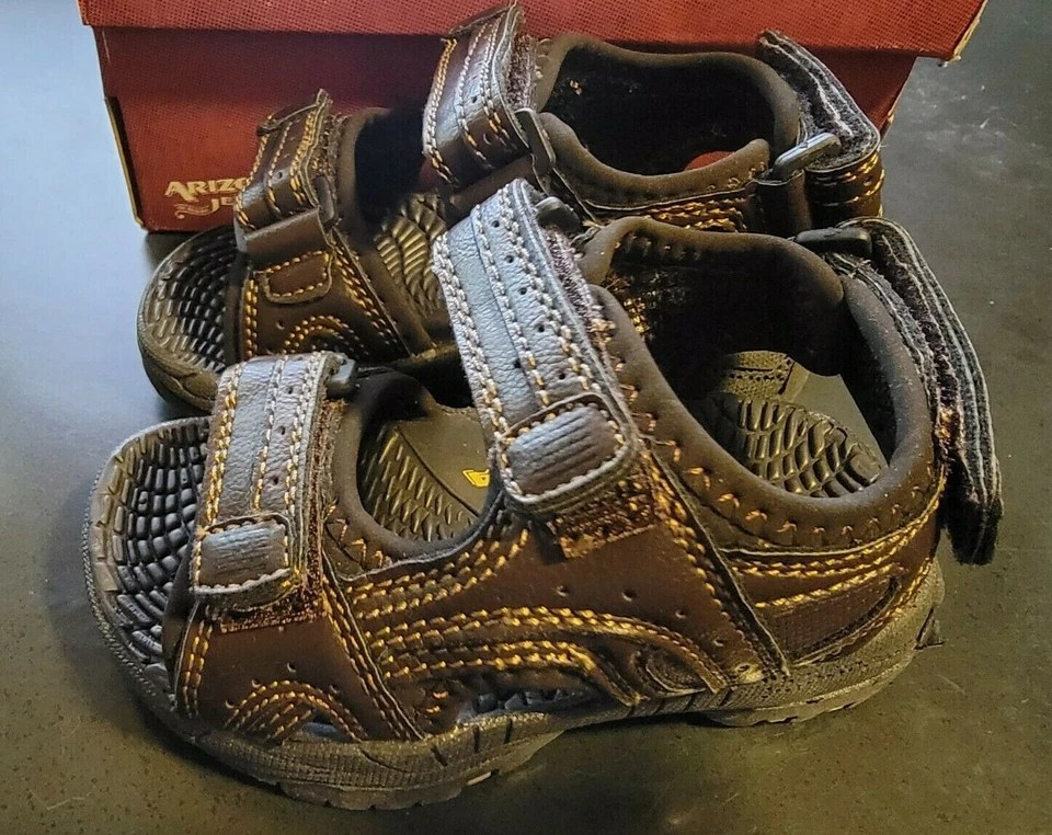 Sandalia Arizona Jean Co. Little Randy marrón oscuro (NUEVA) Foto 2 de 4