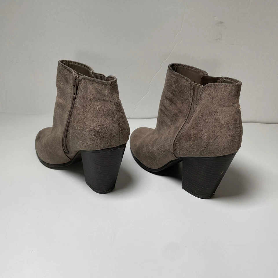 Fergablieios by Fergie Ankle Boots Women's Size 8M Brown Suede Leather Heeled - Image 4 of 4