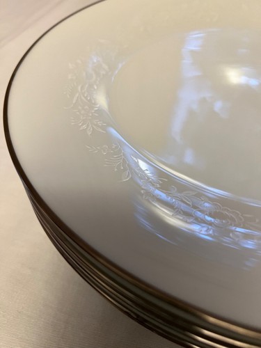 18 Piece Noritake Reina 6450Q Dinners Salads Bread Plates - Picture 3 of 5