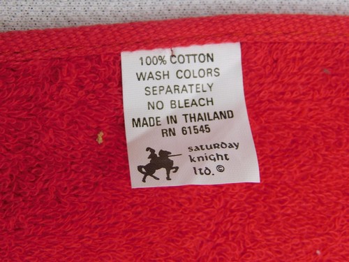 4 SATURDAY KNIGHTS Red Holiday Holly Christmas Tree Finger Tip Towels NWOT - Picture 7 of 12