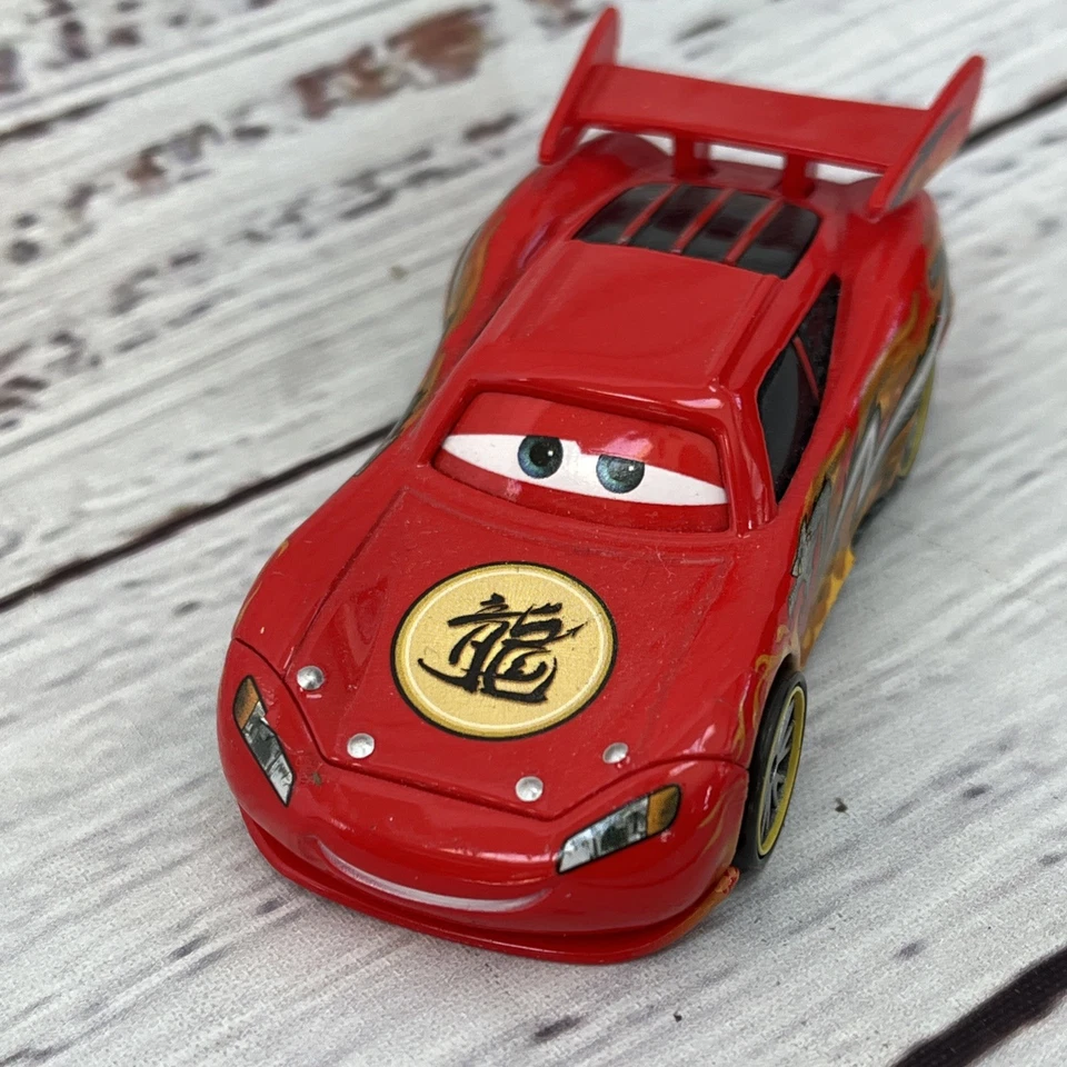 Disney Pixar Cars Toons Tokyo Mater Dragon Lightning McQueen Diecast 1:55 FC Foto 3 de 4