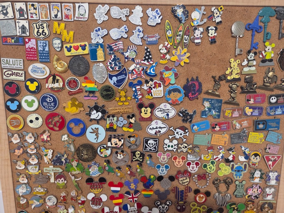 DISNEY PIN TRADING LOT 50, ALL DIFFERENT & TRADABLE - w/ bonus pin! | eBay