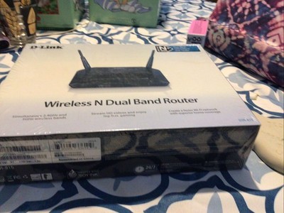 D-Link DIR-815 300 Mbps 4-Port 10/100 Wireless N Router. New Unopened Box