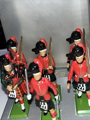 W. Britain's Collector set 6 Scottish Regiments Toy Soldiers Orig Box Red Kilt