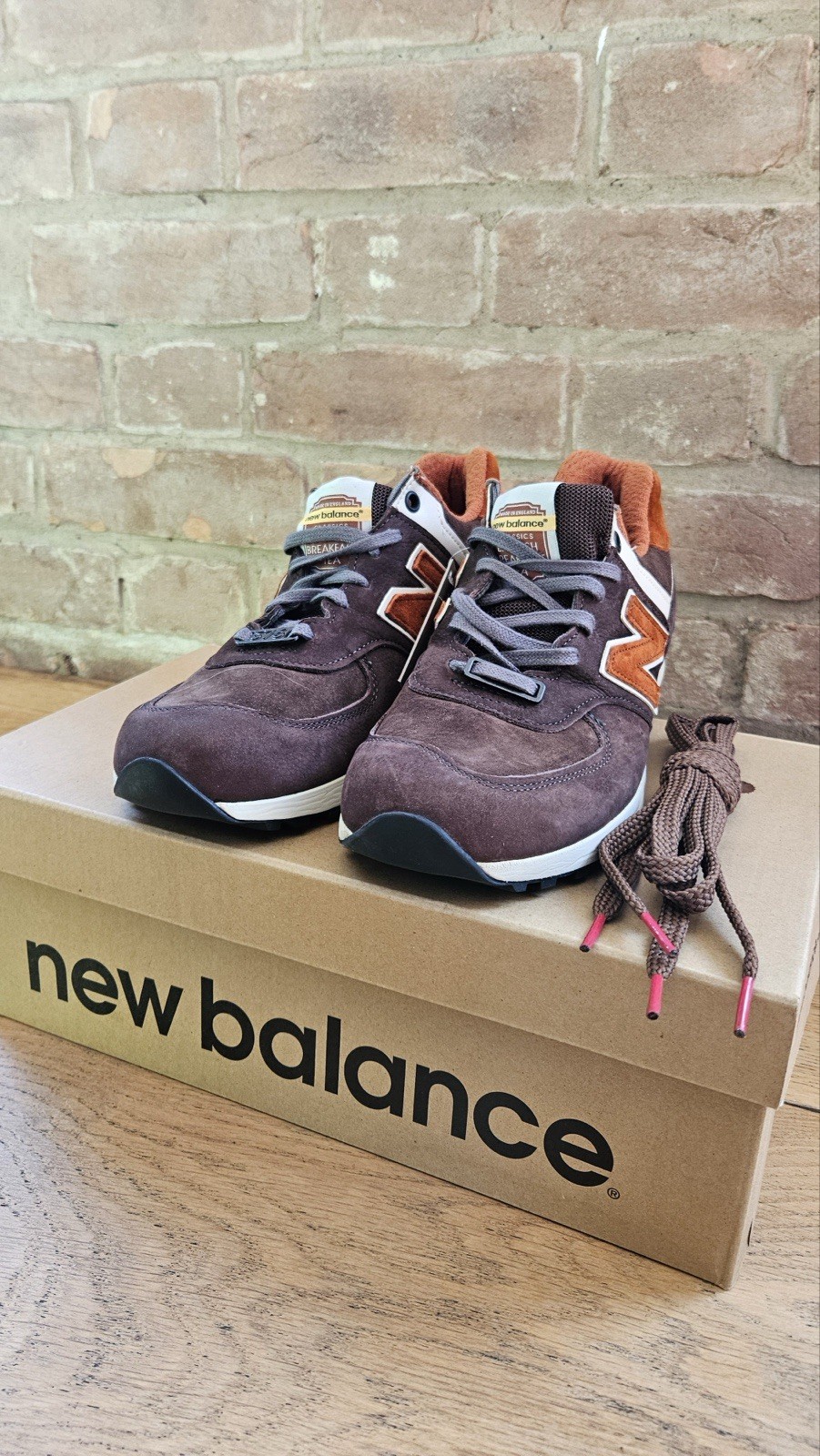 New Balance “English breakfast tea” UK 9 RARE with tags and box. image 8