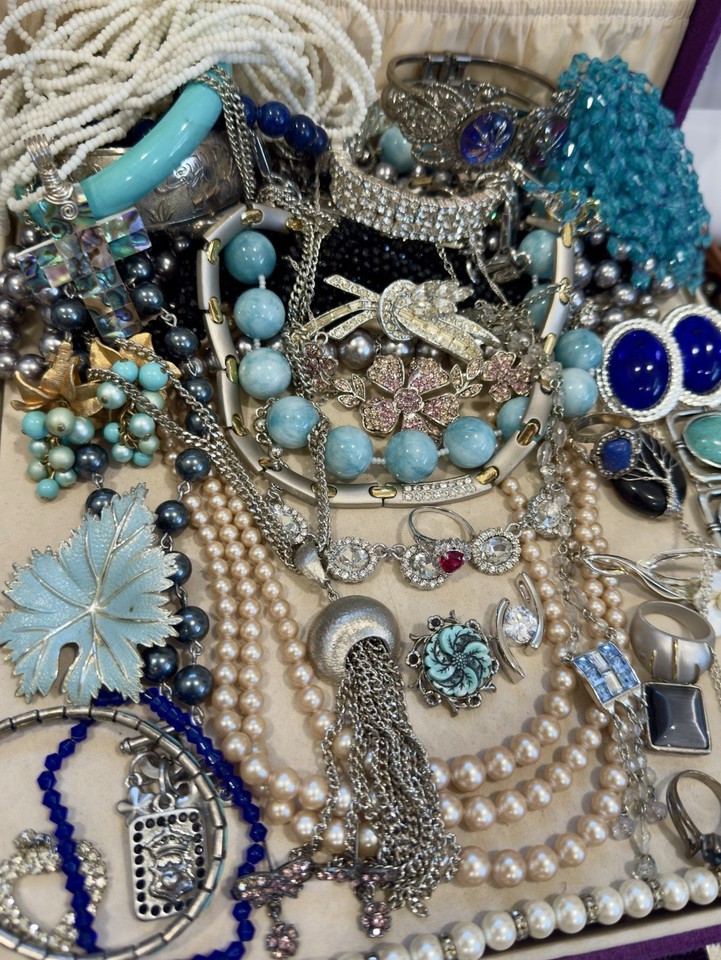 Vintage Estate Costume Jewelry Lot ! TRIFARI , MONET and more! | eBay