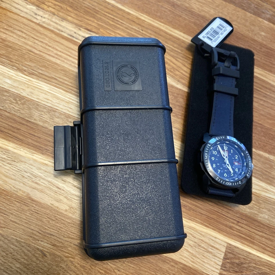 Luminox ICE-SAR Arctic, Black Case, Navy Blue Dial, Hybrid Strap, XL.1003.ICE - Image 4 of 4