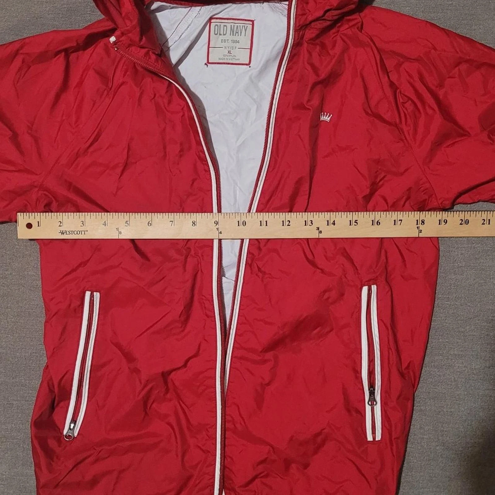 Vintage Vibes Old Navy Hooded Windbreaker in Scotty Red - product detail image 4