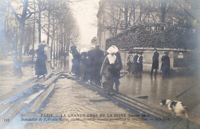 AK Paris Überschwemmungen Januar 1910 Avenue Rapp Religiöse Fotokarte
