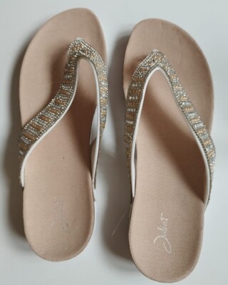 Sehr schöne NEUE Damen Sandalen in beige/weiß mit Strassteinen in Gr. 41