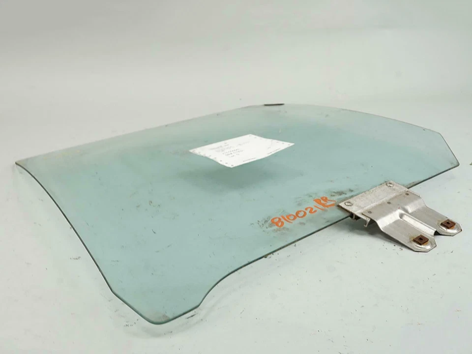 1987 - 1996 Chevrolet Corsica стекло двери окна водителя левая сторона задняя левая оригинальная - Изображение 2 из 4