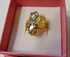 Pretty Gold Tone Twisted Wire Ring w Wire Wrapped Gemstones Size 7