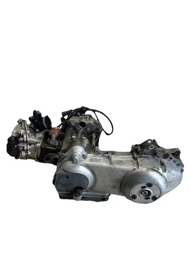COMPLETE ENGINE BLOCK (INJECTION 32,000KM) Piaggio Vespa GTS 300 2008-2016