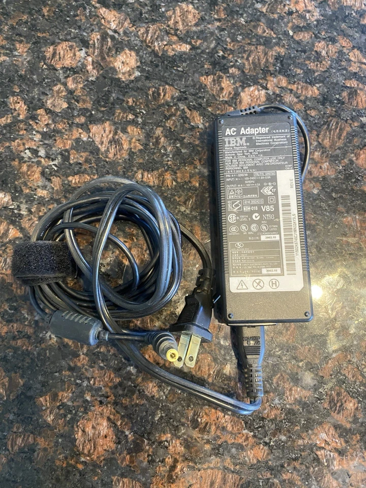 Adaptador de CA para portátil IBM Foto 2 de 2