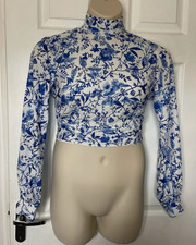 In The Style Blue Floral Crop Top Size 10 High Neck Open Back Tie Long Sleeve
