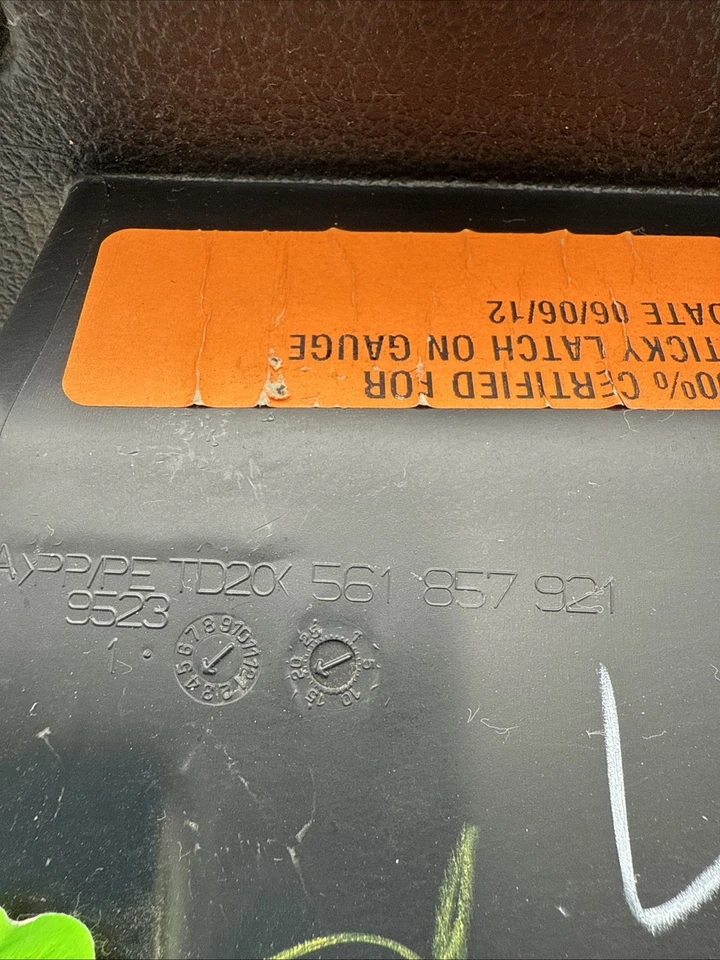 2012-22 VOLKSWAGEN PASSAT LEFT SIDE DASH LOWER KICK PANEL GLOVE BOX STORAGE OEM - Imagem 4 de 4