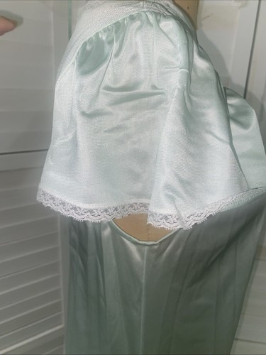 Vintage 2 Piece Vanity Fair Nightgown Peignoir Robe Set Nylon Mint Green Small - Picture 11 of 13