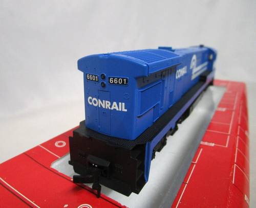 Atlas HO Scale CR Conrail GE C30-7 Diesel Locomotive #6601 DCC Ready - Picture 4 of 13