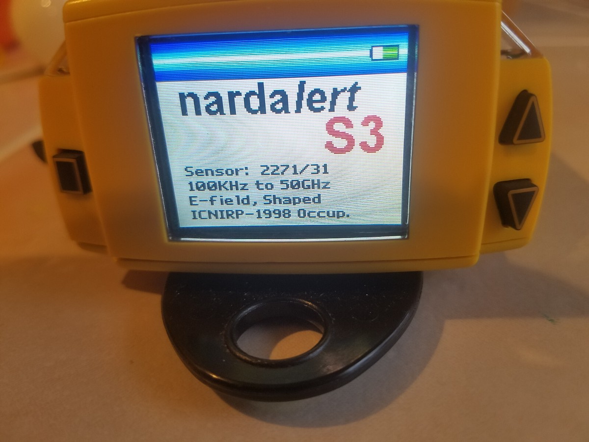 Narda Nardalert S3 2270/01 Personal Radiation Monitor with 2271/01 