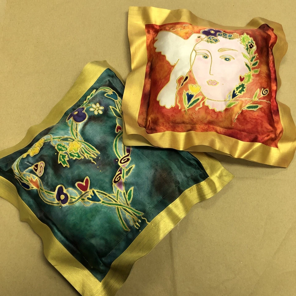 Lote de 2 travesseiros pequenos vintage de seda pintados à mão de 10 pol. por Martha exclusivo raro PRESENTE - Imagem 2 de 4