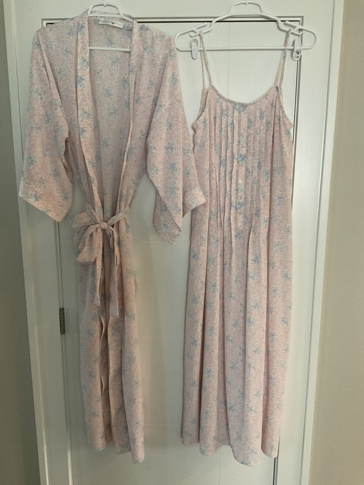 Vintage Eileen West Nightgown & Bathrobe Made In USA … Gem