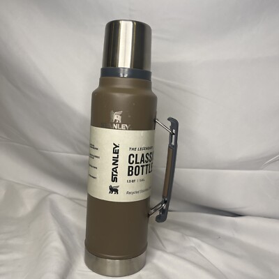 Stanley (48oz) Stainless Steel Classic Legendary Peet Moss Cocoa Praline 1.5qt