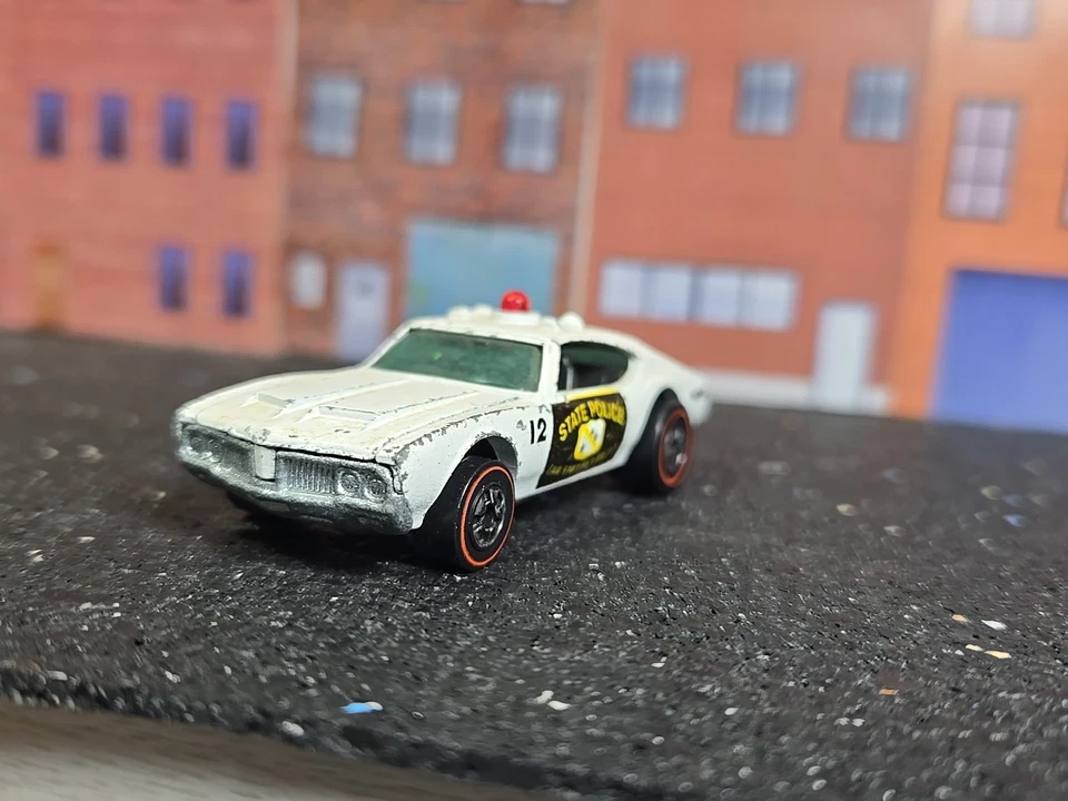 Hot Wheels Redline Police Cruiser Opening Hood, heavy car, nice roller - Image 2 of 4