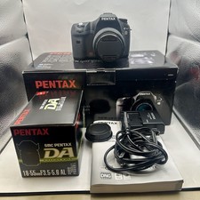 Pentax K10D Complete Camera Kit With 18-55mm F3.5-5.6 AL Lens And Accessories