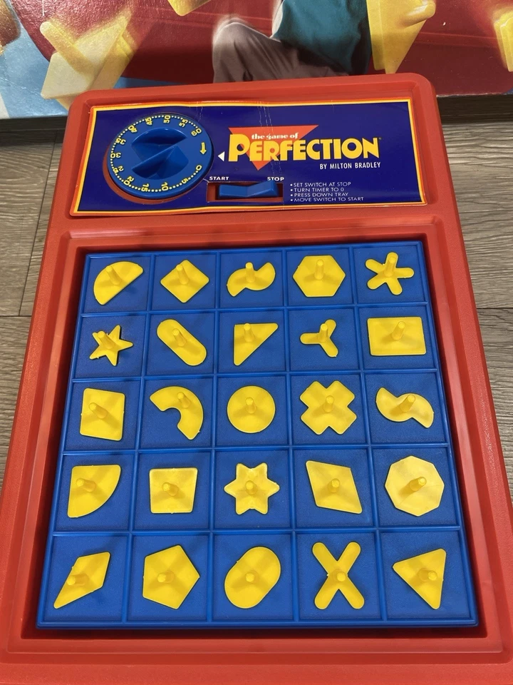 vintage 1989 1995 Milton Bradley Perfection Game Hasbro complete/WORKING - Image 2 of 4