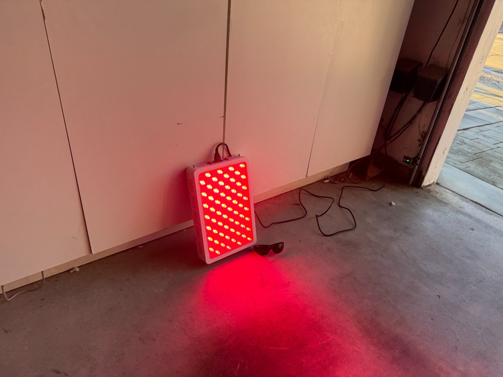 RedRush 360v2 Light Therapy Device Designed To Enhance Your Beauty And Wellness