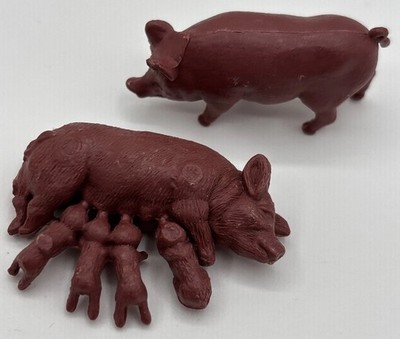 FEEDING PIG AND SUCKLING Plastic Toy Farm Animals figurines PIG HOG