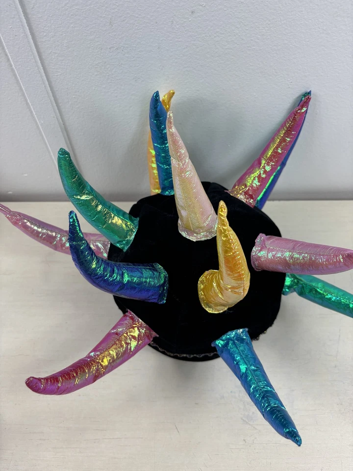 Fantasia masculina festa arco-íris chapéu elope alça traseira preto chifres iridescentes - Imagem 4 de 4