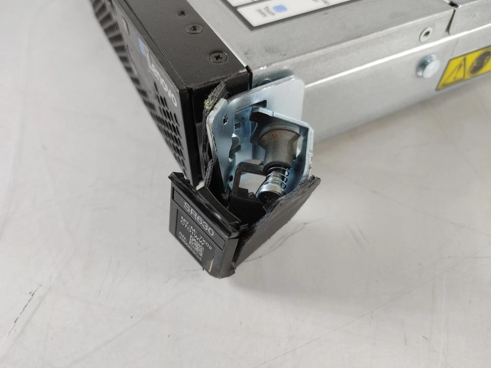 Lenovo ThinkSystem SR630 2.20 GHz Intel Xeon Silver 4210 96 GB DDR4 Server No - Image 4 of 4