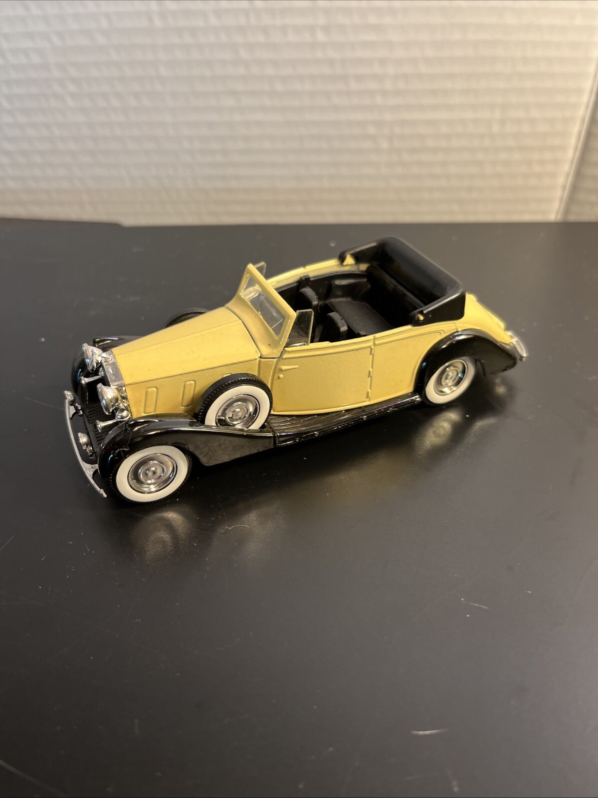 Picture 1 of 6
