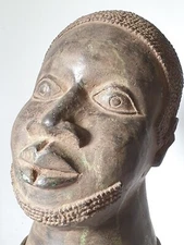 Superb Benin bronze Court Dwarf Head. Fine, Unique And Rare example. Nigeria. 