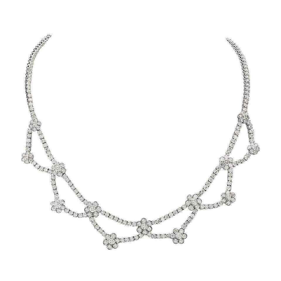 Flower Shape Design with White Round Cut Cubic Zirconia Silver Necklace