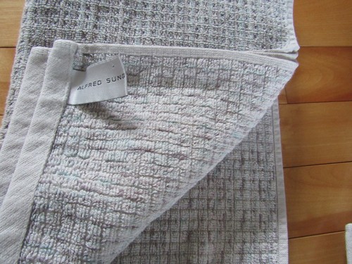 2 Alfred Sung Hand Towels 26"X18" 100% Cotton Light Green Gray Off White Mix - Picture 2 of 5