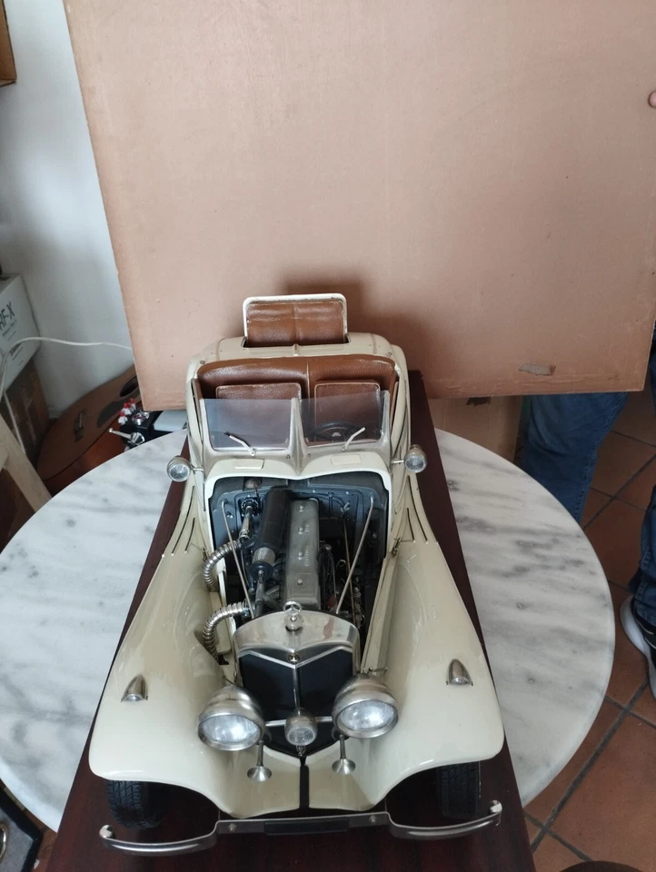 Pocher built kit Mercedes-Benz 540 K Roadster 1:8 white  - Immagine 2 di 4