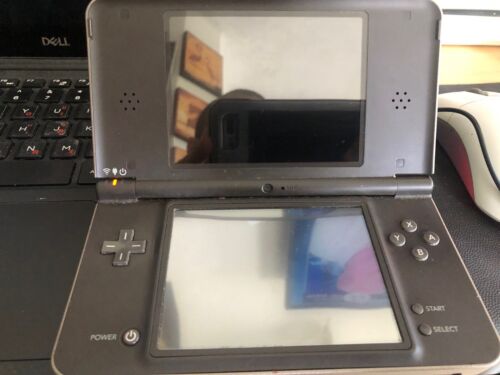 Nintendo DSi XL powers on works no charge JAP region - Picture 2 of 2